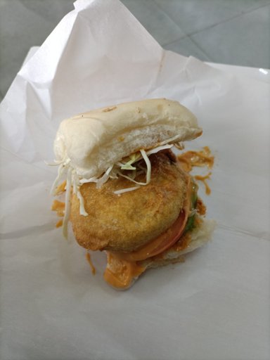 Photo: Today I had vada pav outside dadar station. long weekend plans: none. no regrets.